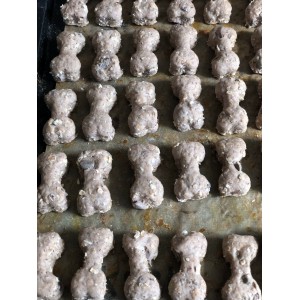 30 DOG BISCUITS GRAIN FREE BEEF GRAVY FLAVOURED BEEF BONES BUY 2 BAGS GET 1 FREE